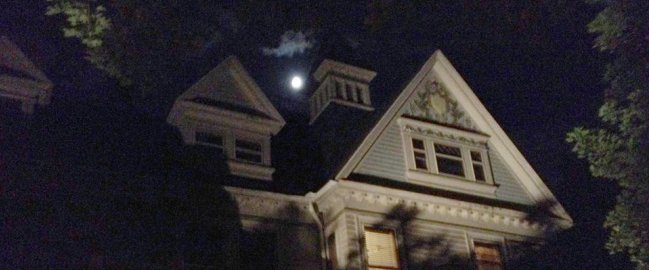 Moon over Mansion District Inn Suites - Smethport, PA